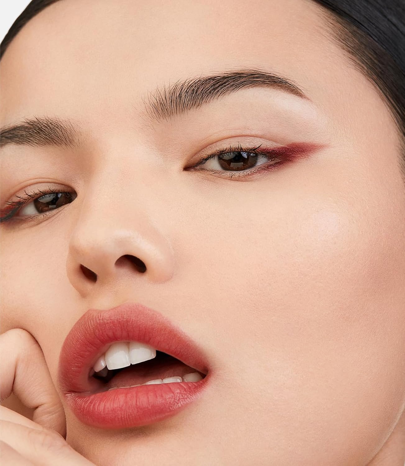 MAKE Beauty Diffusion Set, Translucent Setting Powder - Pressed Face Powder Compact for Smooth Matte Complexion. Sheer Coverage Finishing Foundation for Excess Oil. Shade - Fair